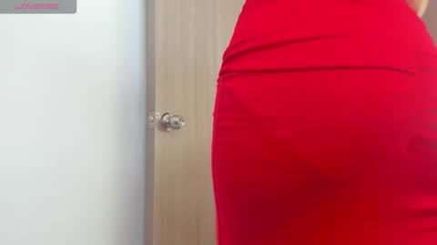 zoe_maddison19 online show from December 13, 7:53 pm