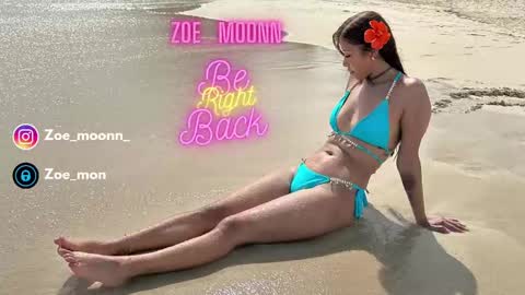 Snapshot of zoe_monn chatting on February 27, 1:30 am Zoe online show from February 27, 1:30 am