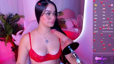 Snapshot of zoe_rivers chatting on February 14, 8:15 pm Zoe online show from February 14, 8:15 pm