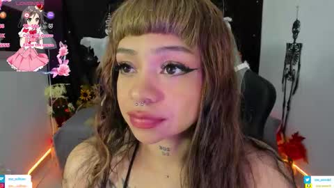 zoe_sullivan_ online show from October 28, 10:38 am