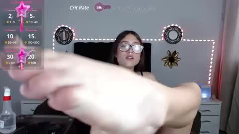 Snapshot of zoe_sweet050 chatting on February 19, 10:31 pm zoe_sweet050 online show from February 19, 10:31 pm