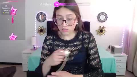 Snapshot of zoe_sweet050 chatting on January 30, 10:19 pm zoe_sweet050 online show from January 30, 10:19 pm