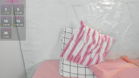 zoeameliie online show from February 19, 9:03 pm