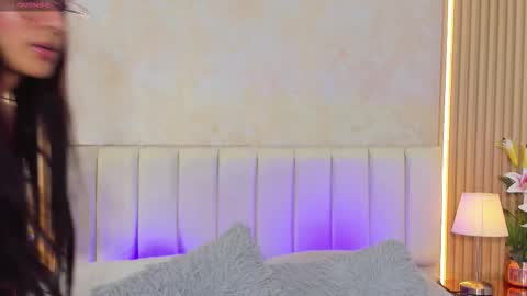 zoebarlowe online show from January 10, 7:30 pm