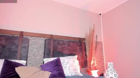 Zoe online show from March 5, 1:50 pm