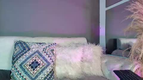 ZOE online show from July 8, 10:57 pm