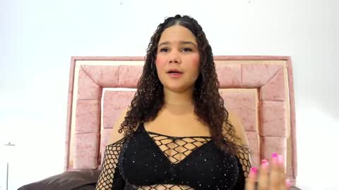 Snapshot of zoee_lov chatting on January 25, 3:09 am zoee online show from January 25, 3:09 am