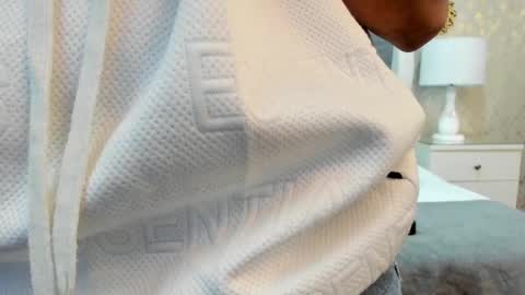 Zoe Krug online show from September 30, 11:53 am