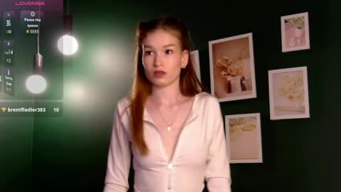 zoenymph online show from May 16, 5:37 am