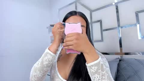 ZoeSwam online show from January 14, 1:30 pm