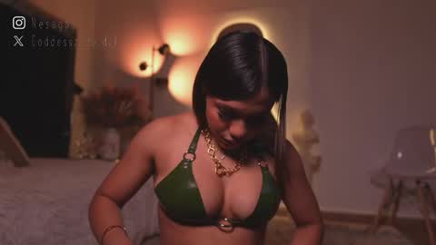 zoevidal_ online show from March 5, 12:03 pm