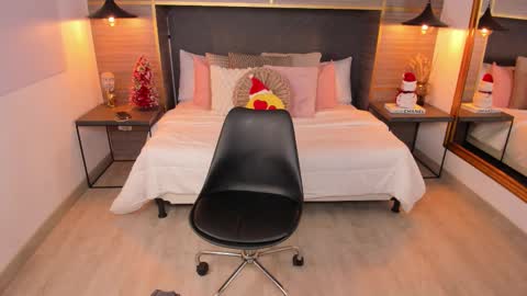 ZOE online show from December 15, 1:51 pm