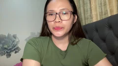 zoey_foryou online show from April 25, 1:41 pm