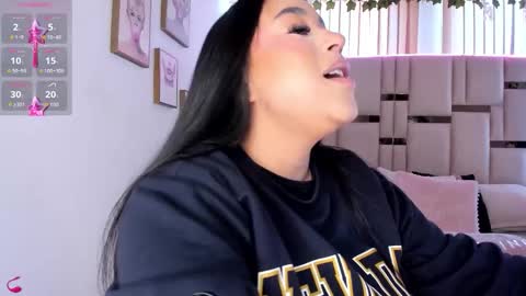 zoey thommpson online show from November 23, 2:15 pm