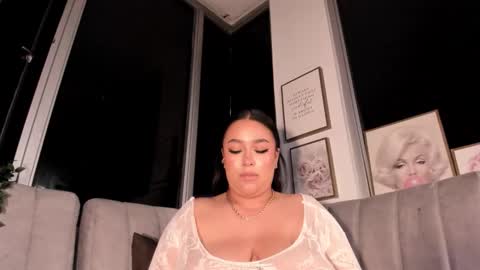 Snapshot of zoey_thommpson chatting on October 11, 12:15 am zoey thommpson online show from October 11, 12:15 am