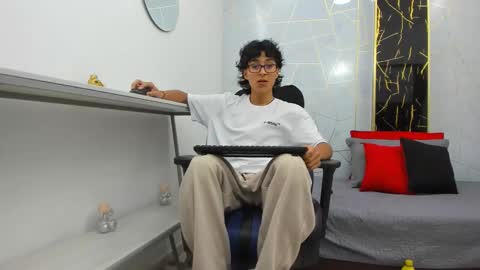     online show from November 11, 8:00 pm