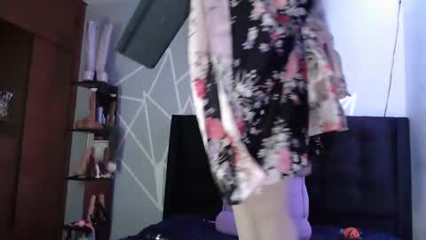 zpzphot online show from October 3, 1:15 am