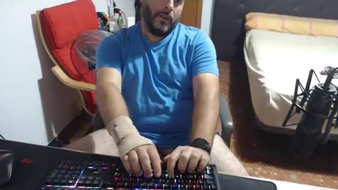 Snapshot of zuheyla26 chatting on September 23, 8:59 pm Zuheyla online show from September 23, 8:59 pm