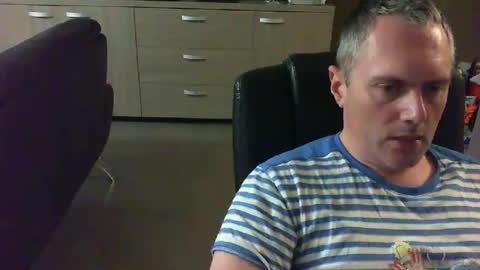 Snapshot of zultem chatting on October 14, 3:42 am zultem online show from October 14, 3:42 am