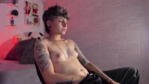 Snapshot of zuryramirez_ chatting on October 16, 7:24 pm Zury Ramirez online show from October 16, 7:24 pm