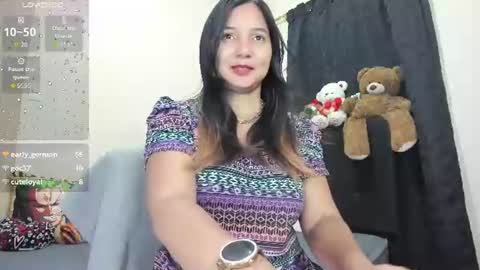 Im Zusan My schedule is from 1030pm to 430 am colombian time online show from August 8, 12:42 am