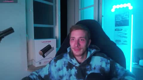 Zuzmoe online show from December 3, 10:10 pm