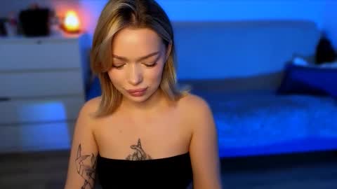 zuzzixx online show from November 6, 5:21 am