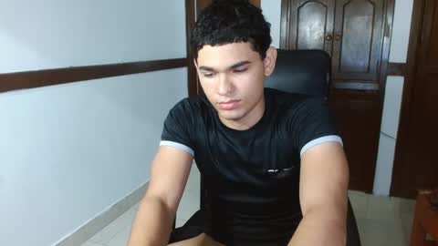 Snapshot of zyrosxk chatting on September 28, 8:45 am antonio felipe online show from September 28, 8:45 am