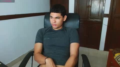 Snapshot of zyrosxk chatting on September 20, 1:14 pm antonio felipe online show from September 20, 1:14 pm