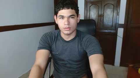 Snapshot of zyrosxk chatting on October 7, 2:57 pm antonio felipe online show from October 7, 2:57 pm