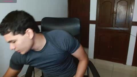 Snapshot of zyrosxk chatting on September 18, 11:36 am antonio felipe online show from September 18, 11:36 am