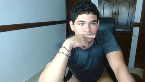 Snapshot of zyrosxk chatting on October 12, 4:21 pm antonio felipe online show from October 12, 4:21 pm